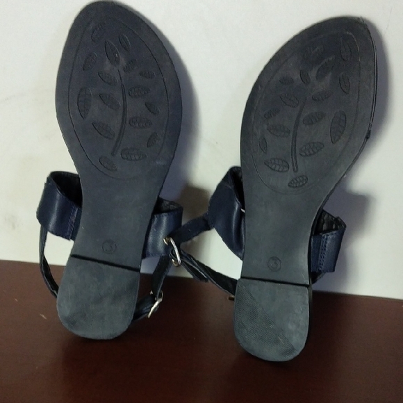 Gucci Sandals - Picture 2 of 5